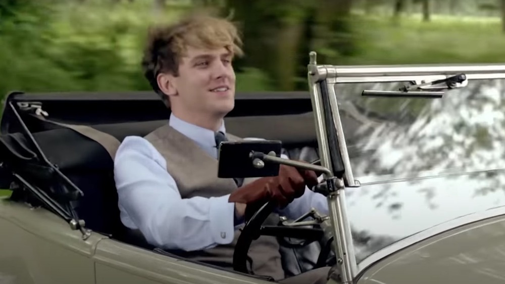 Downton Abbey's Matthew driving