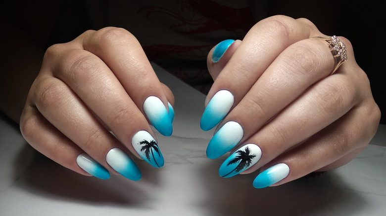 palm tree nail art airbrushed