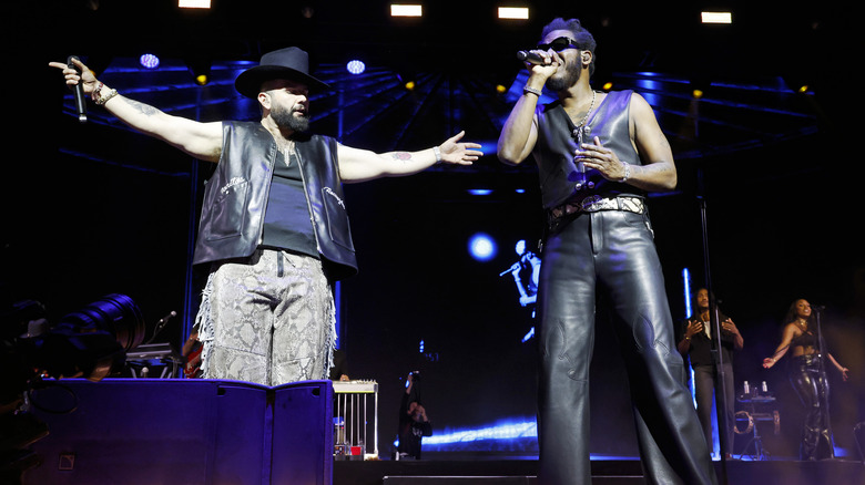 Carin León performing with Leon Bridges