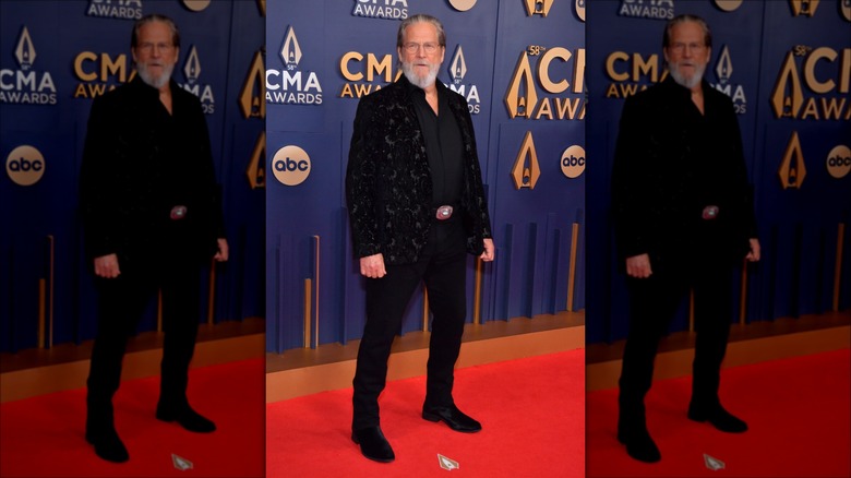 Jeff Bridges posing