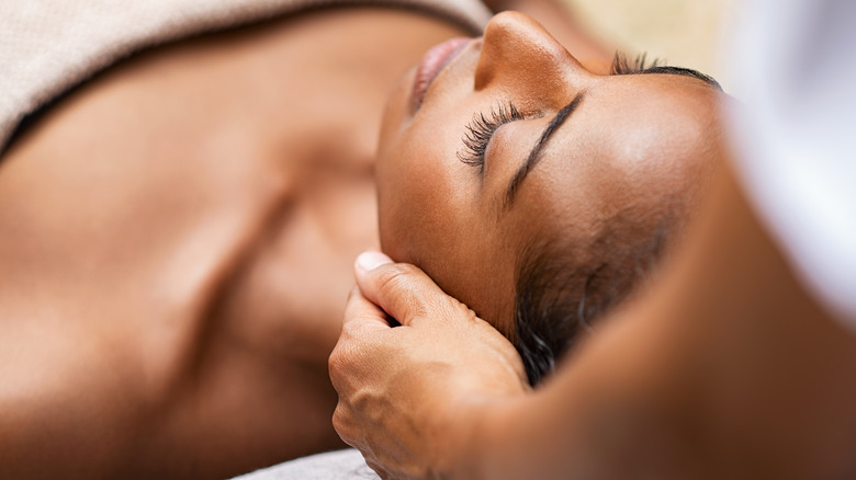 woman receiving an oxygen facial