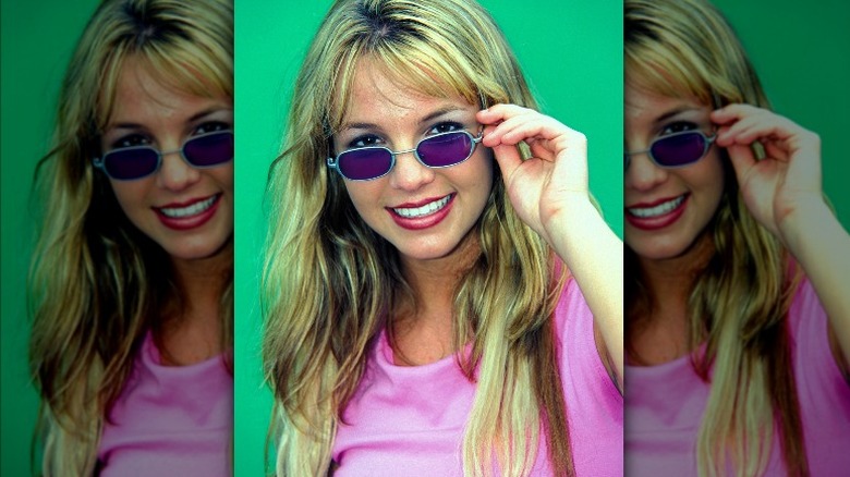 Britney Spears wearing small sunglasses, 1999