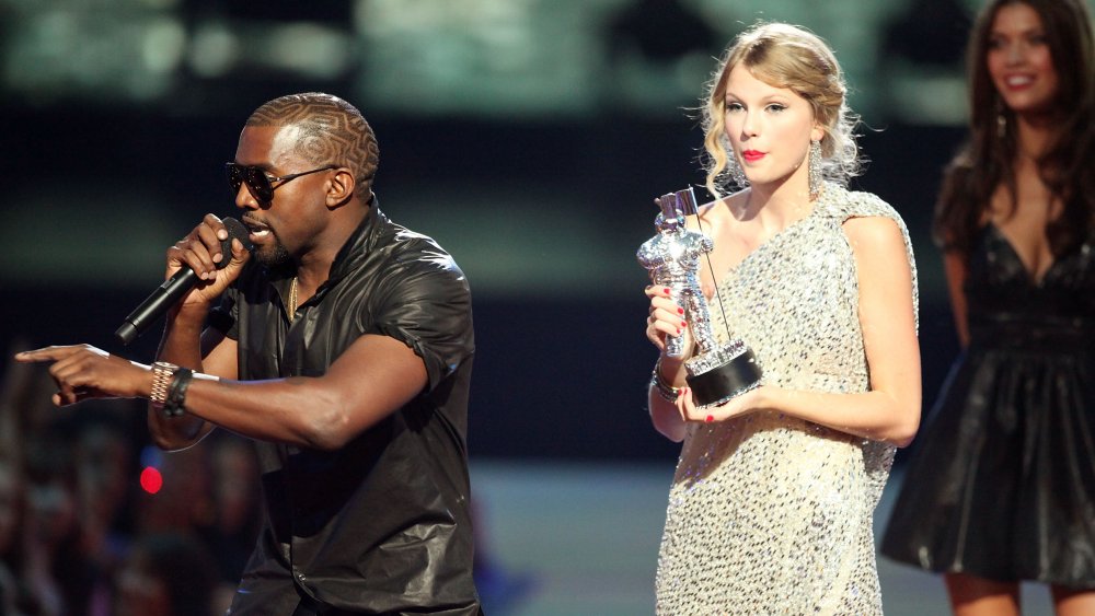 Kanye West and Taylor Swift at the 2009 VMAs