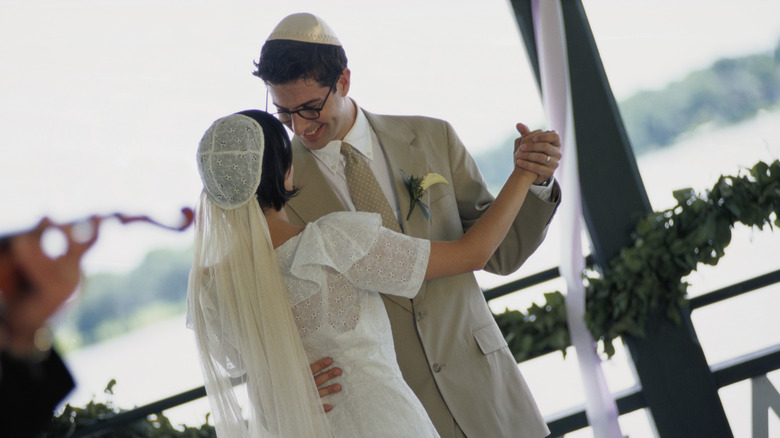 Jewish couple getting married