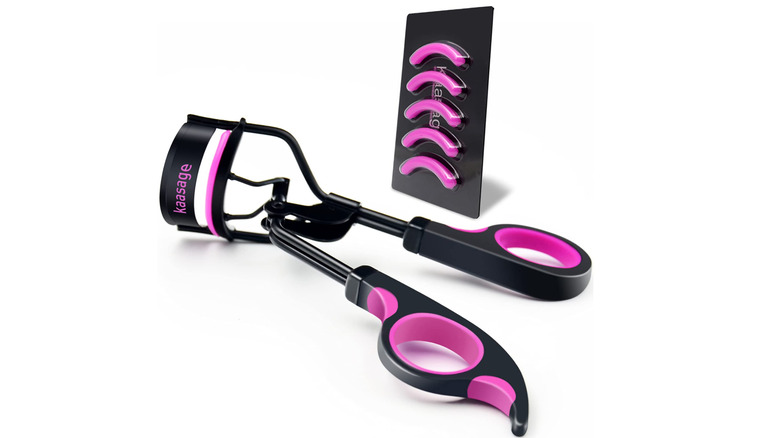 Kaasage eyelash curler black and pink