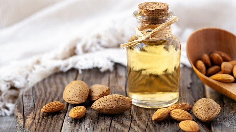 almond oil with almonds