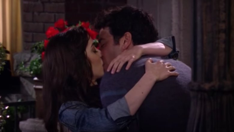 Ted kisses Tracy on HIMYM