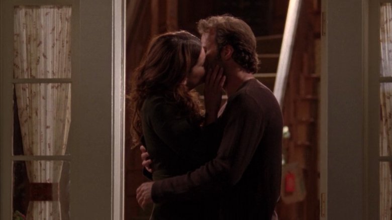 Luke and Lorelai kiss on Gilmore Girls