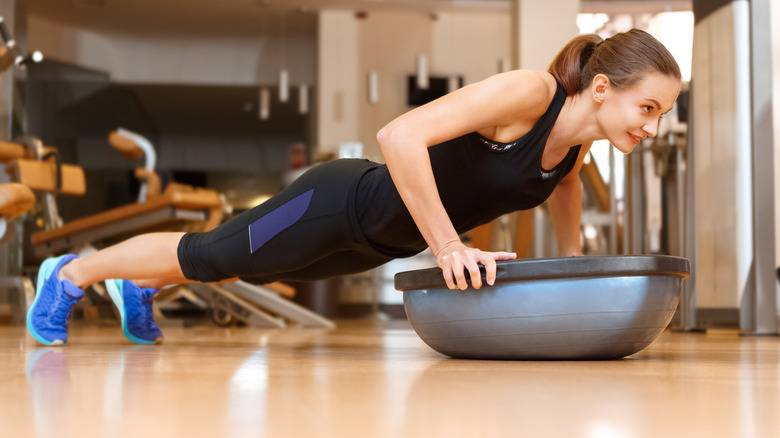 Woman doing push-ups 