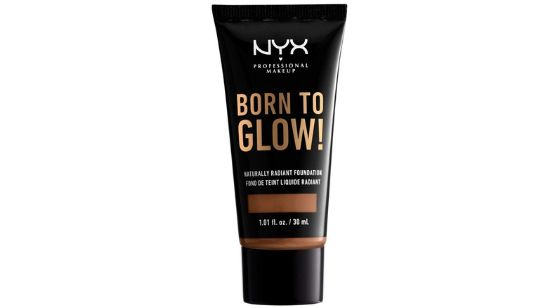 NYX Born To Glow Naturally Radiant Foundation