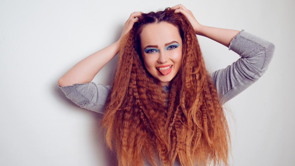 Crimped Hair, one of the best hair trends of 2020