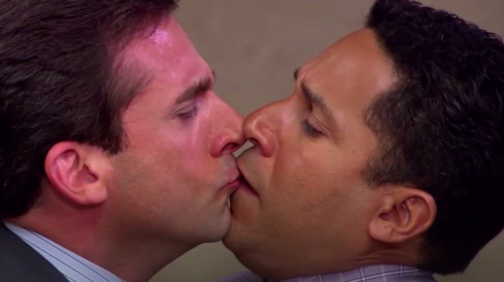 Steve Carell and Oscar Nunez's unscripted kiss on The Office