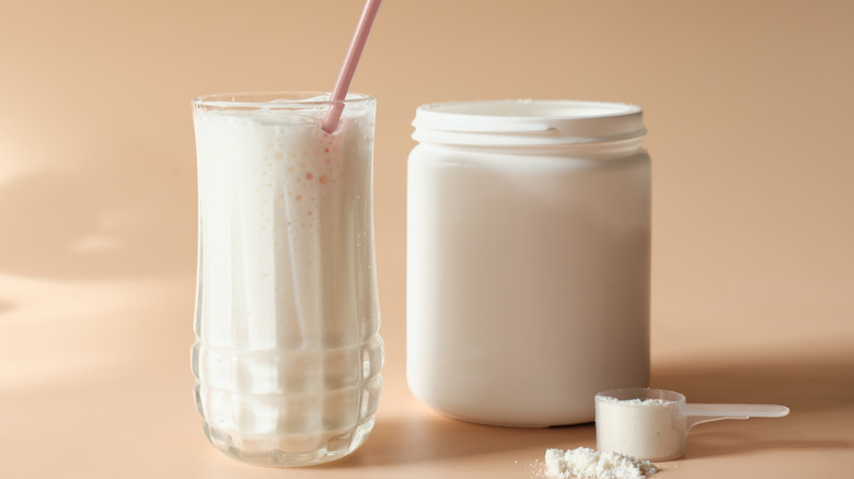 The Best Liquids to Mix Your Protein Powder Into - Tips and Tricks