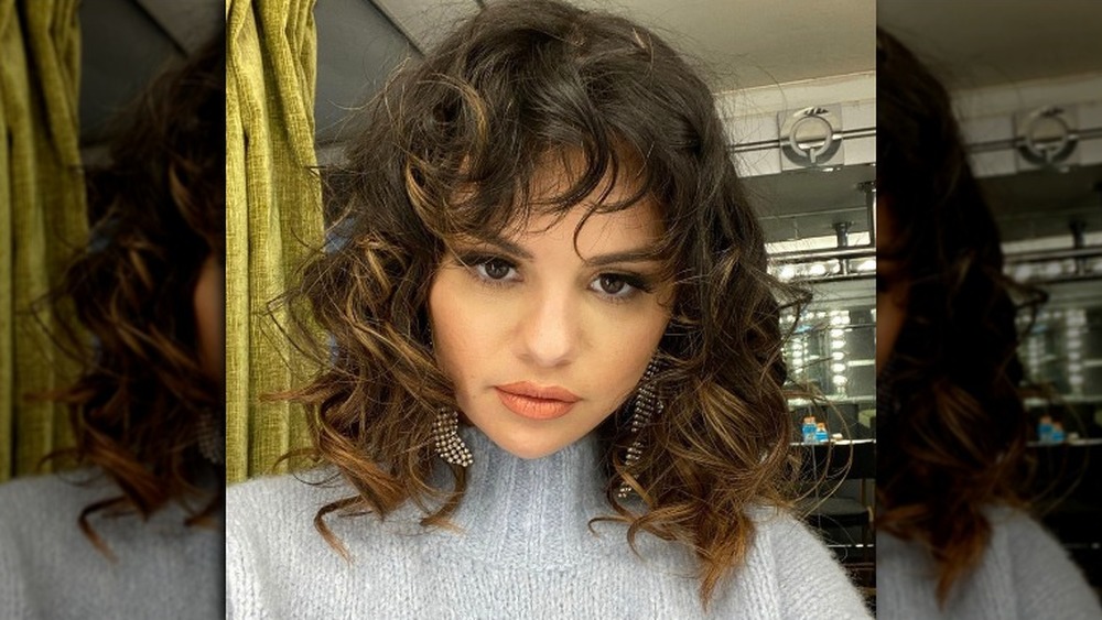 Selena Gomez with shaggy hair