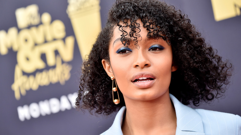 Yara Shahidi posing on red carpet