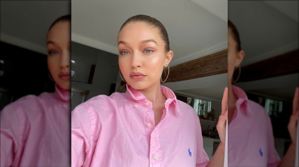 Gigi Hadid wearing rouge