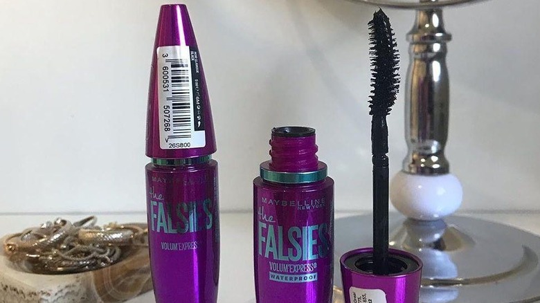 Maybelline The Falsies brush