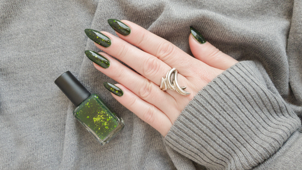 Green nail polish