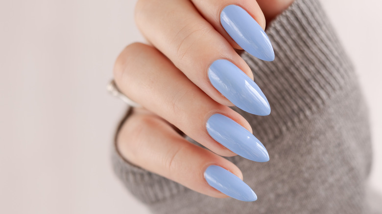 stiletto shape nails