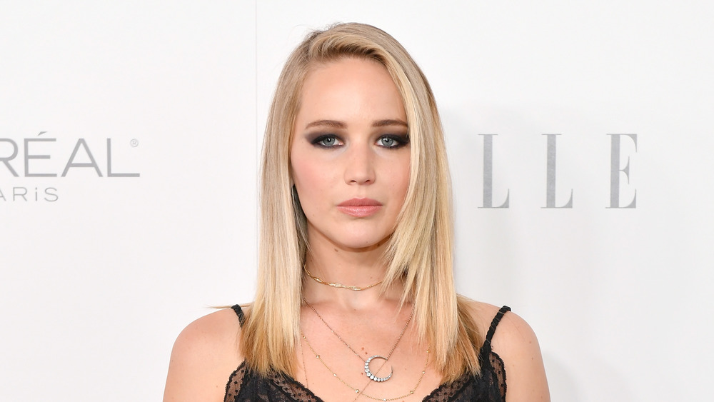 Jennifer Lawrence with straight hair