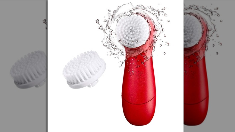 Facial Cleansing Brush by Olay Regenerist 