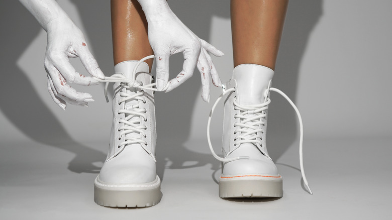 How to wear white boots - The Katiquette
