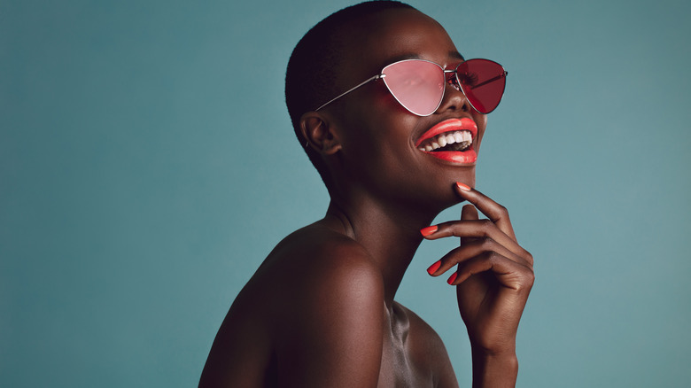 Woman wearing sunglasses