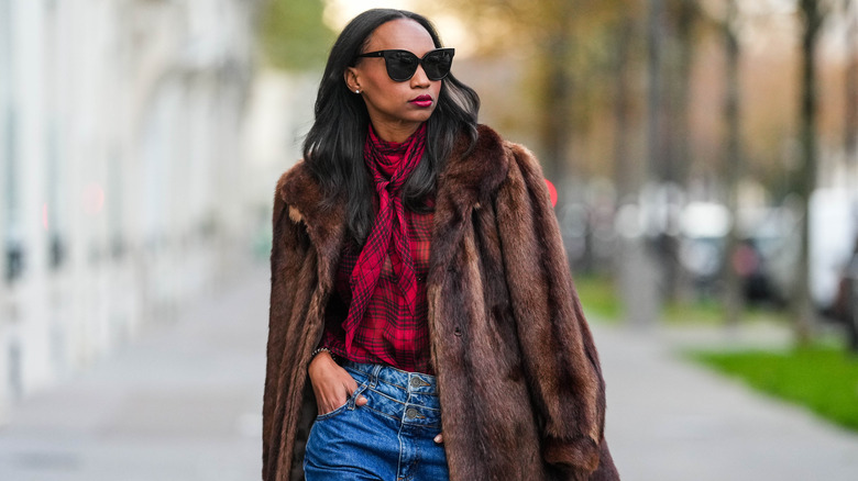 brown fur coat street style