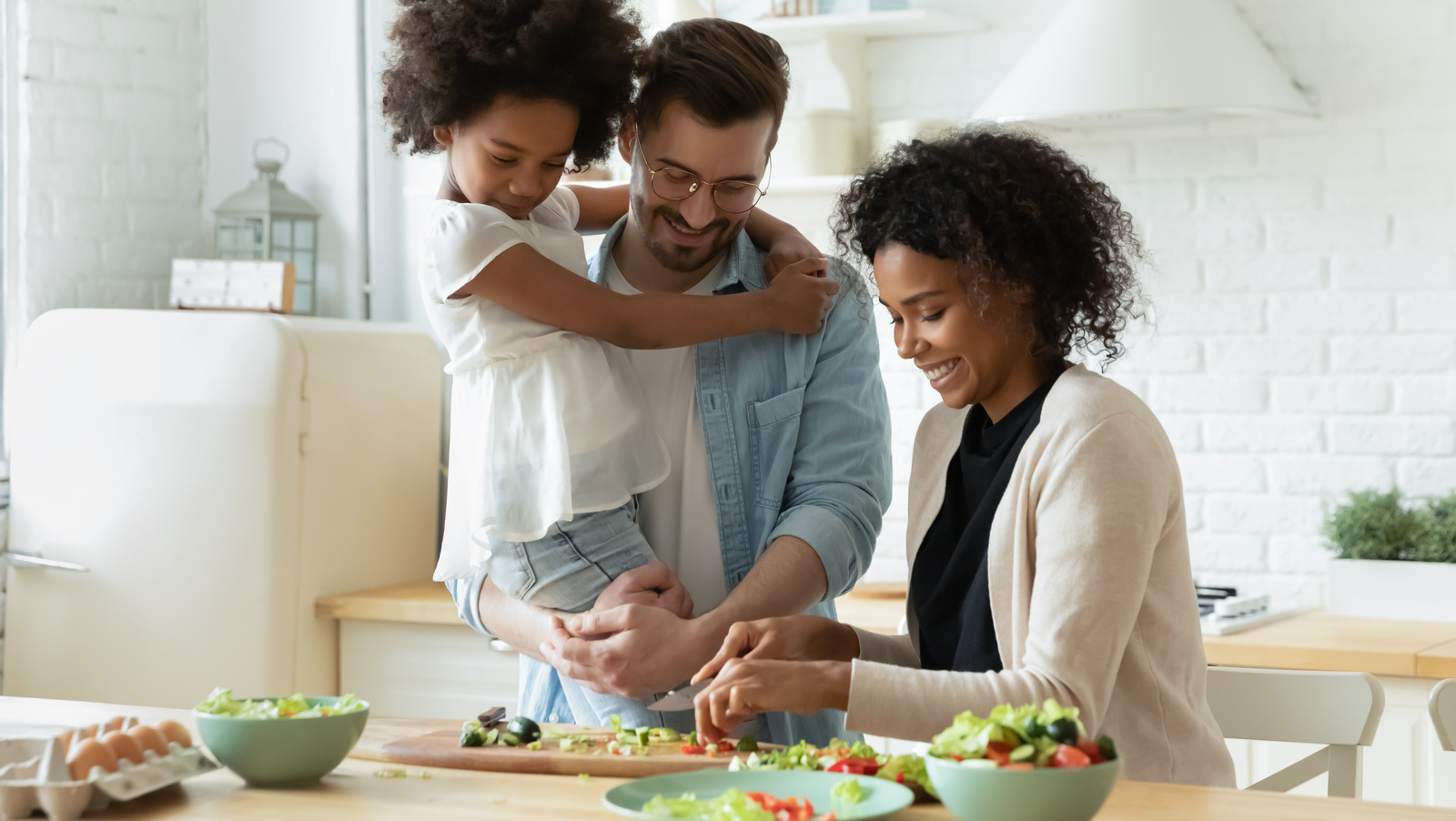 The Big Mistake Everyone Makes When Preparing A Salad