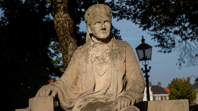 Monument for Queen Emma