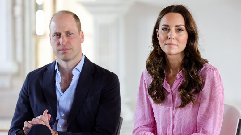 William and Kate posing 