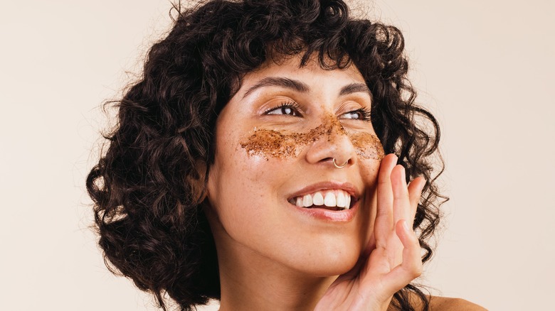 woman with coffee scrub 