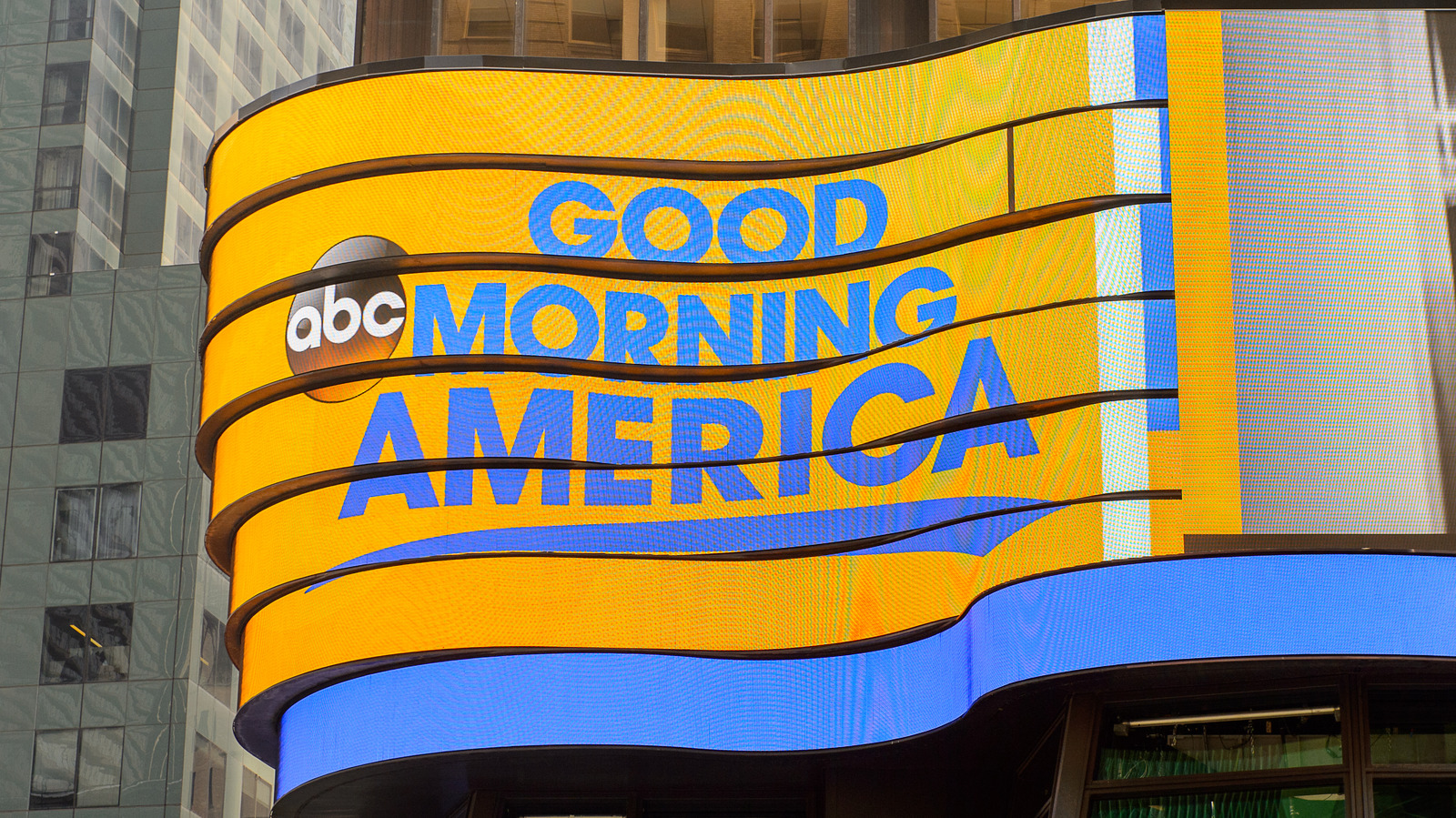 GMA abruptly replaces Michael Strahan, Robin Roberts, and George  Stephanopoulos with fill-ins as main stars take day off