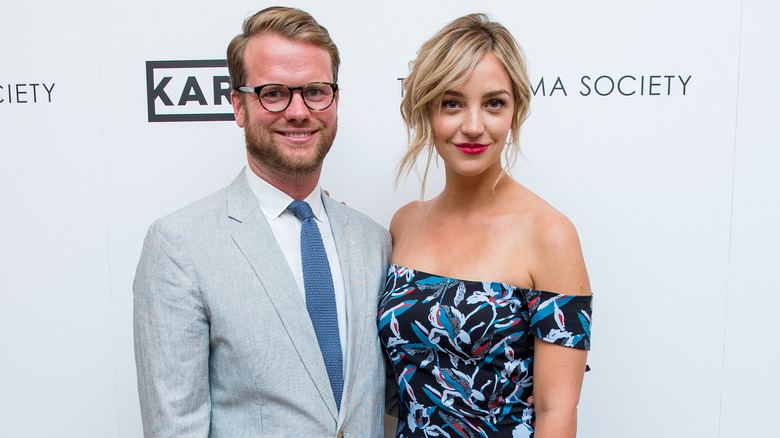 Abby Elliott and Bill Kennedy smiling