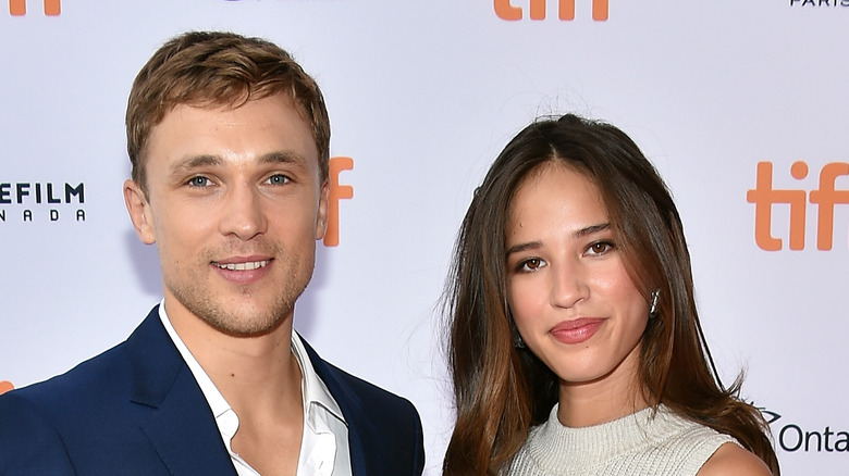 Kelsey Asbille, William Moseley posing