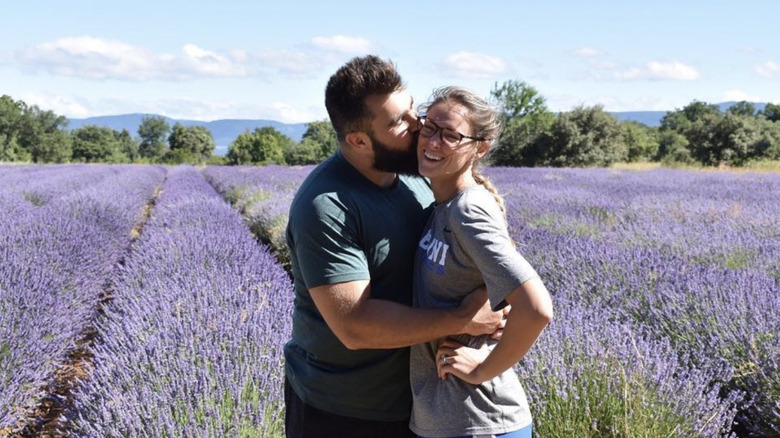 Jason Kelce kissing Kylie Kelce