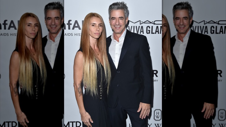 Dermot Mulroney with his wife Tharita Cesaroni at amfAR Los Angeles, 2017.