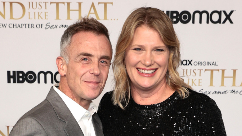 David Eigenberg and his wife at the 2021 premiere of 