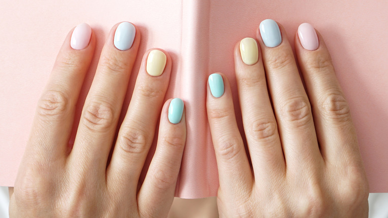 Tonal pastel nails