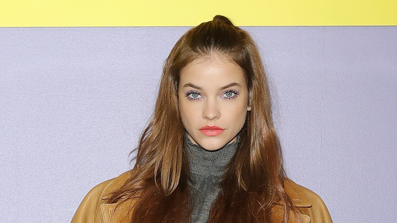 Barbara Palvin posing