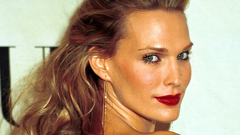 Molly Sims with red lipstick