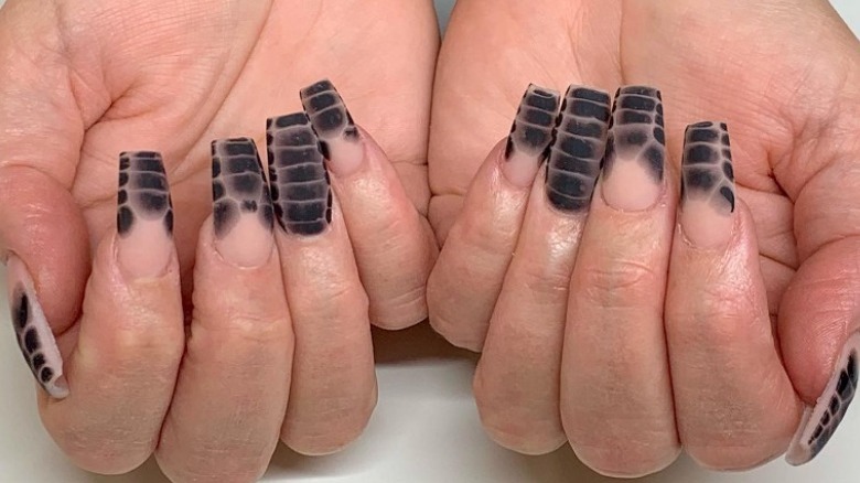 Crocodile printed nails