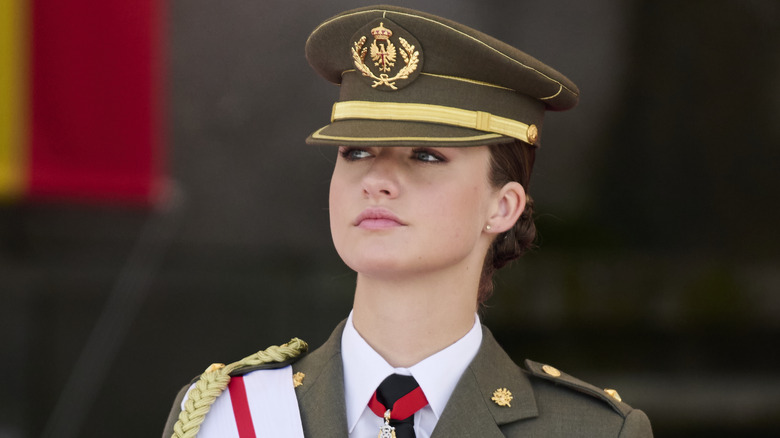 Princess Leonor in green military uniform