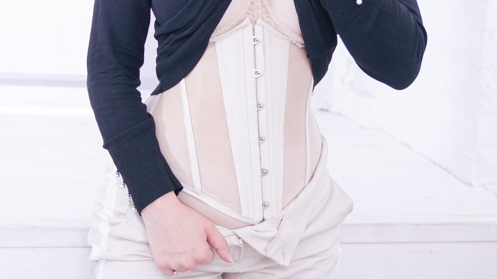 The Difference Between Waist Trainers And Corsets