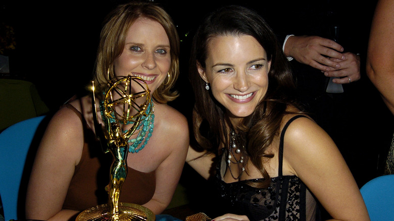 Kristin Davis and Cynthia Nixon with Emmy award