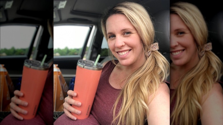 Jill Duggar Dillard pregnant carrying drink