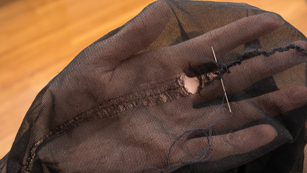 Sewing a hole in tights