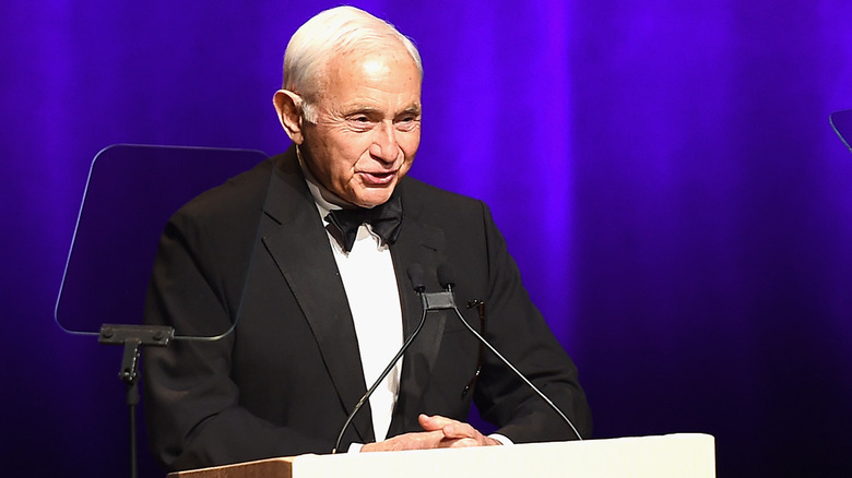 Les Wexner delivering a speech