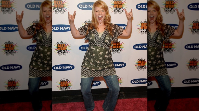 Melissa Rauch in a minidress and jeans