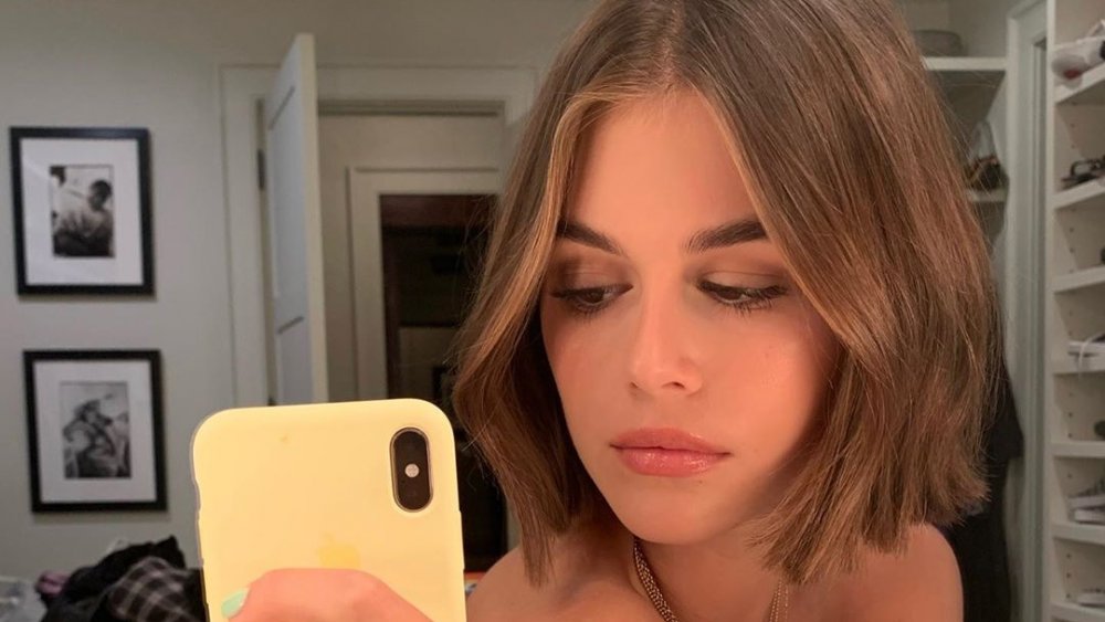 Kaia Gerber in a lob